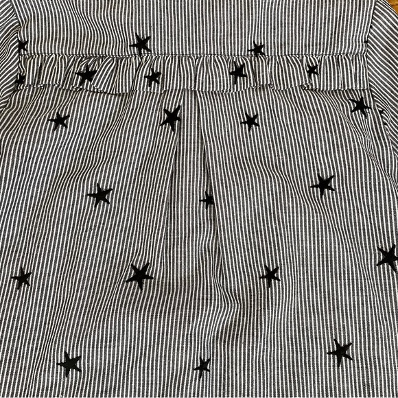 Collective Concepts Black Stripe Seersucker Stars Ruffle Button Down Shirt M - Picture 8 of 9